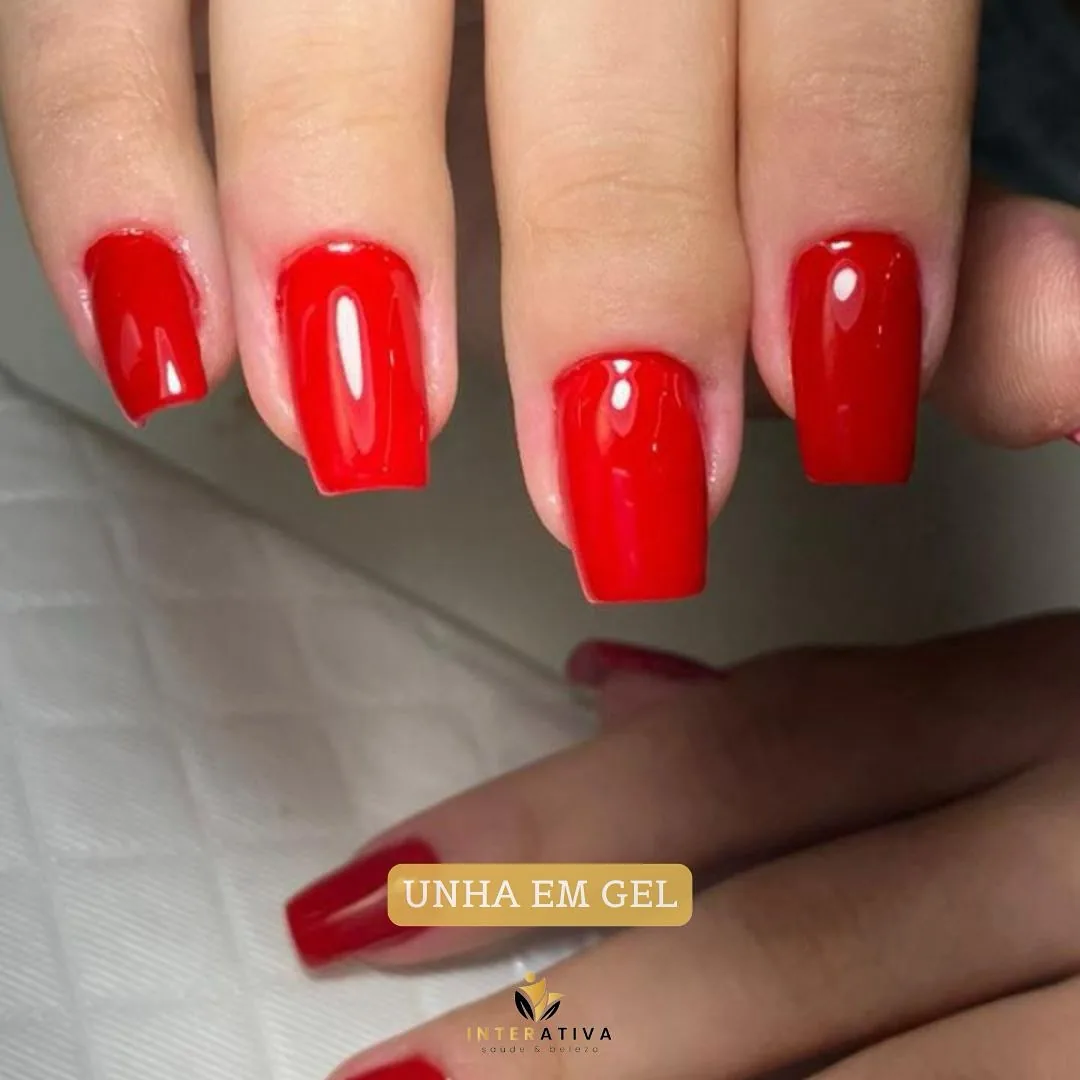 Unha em gel vermelho